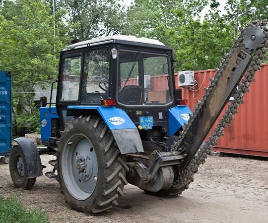Траншеекопатель в аренду в Зеленограде и  Московской области
